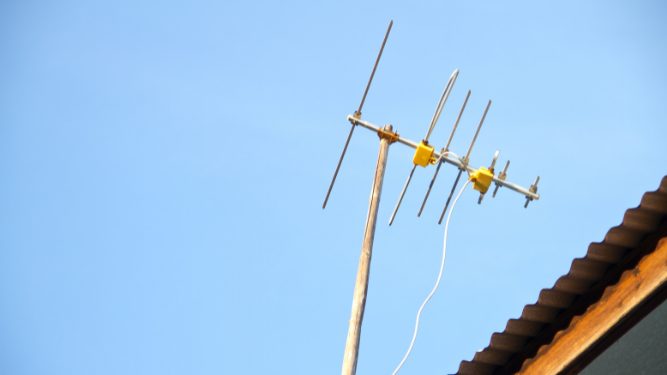 antenna at the roof top