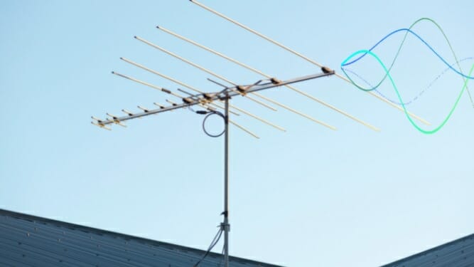 grounding outdoor antenna
