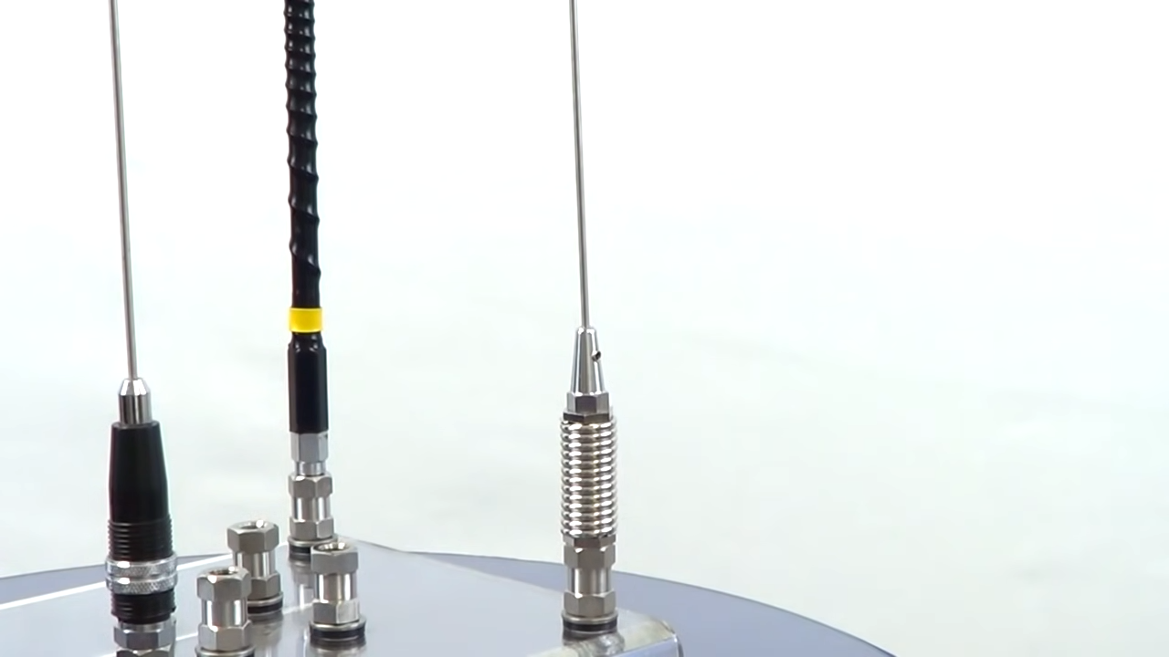 How To Tune A CB Antenna Without An SWR Meter (5Step Guide)