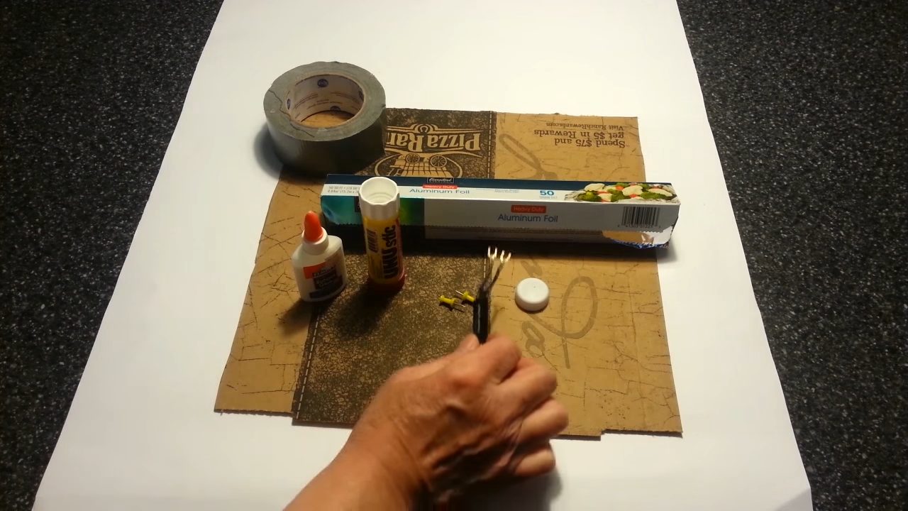 How To Make A TV Antenna With Aluminum Foil (DIY Guide)